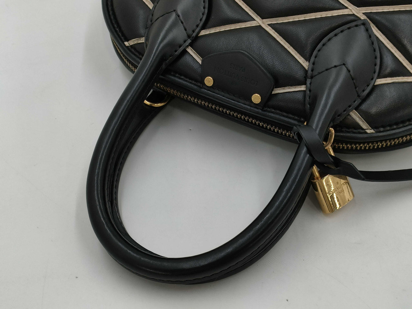 LOUIS VUITTON Louis Vuitton Alma Handbag
