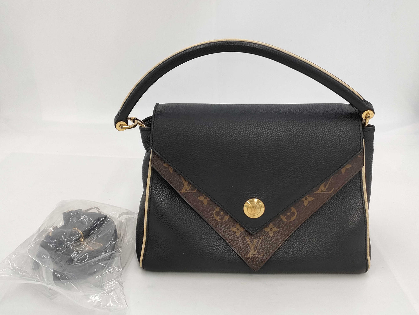 LOUIS VUITTON Louis Vuitton double v handbag