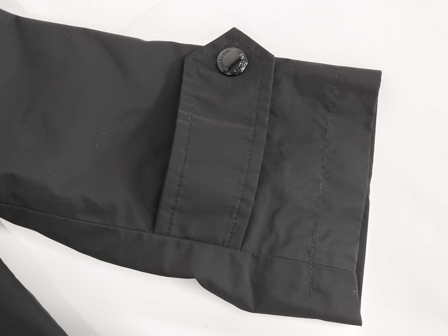 BURBERRY London England Nylon Taffeta Coat with Garment Case, Size 36