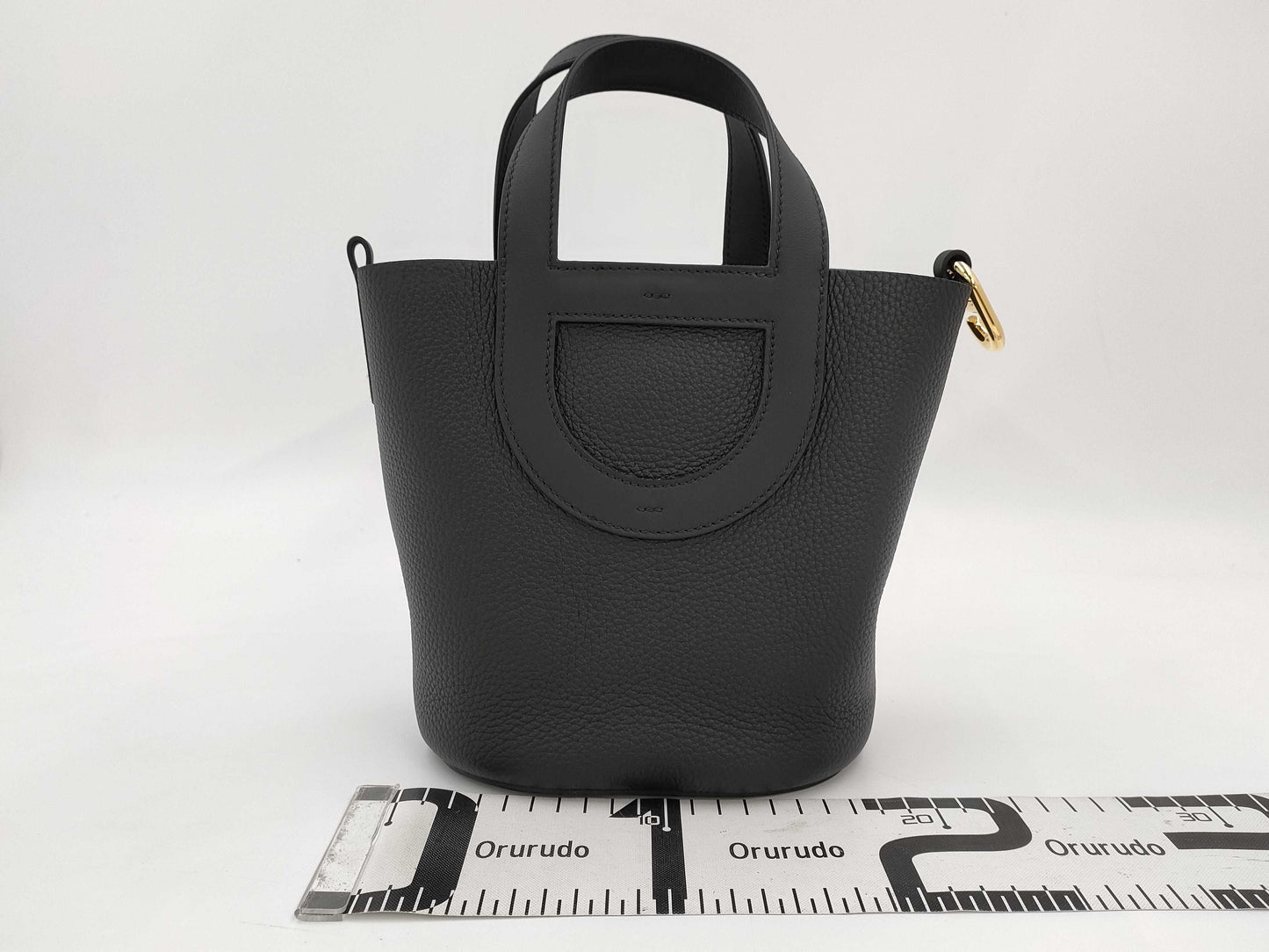HERMES In the Loop 18 Noir Handbag with Gold Hardware and K Stamp