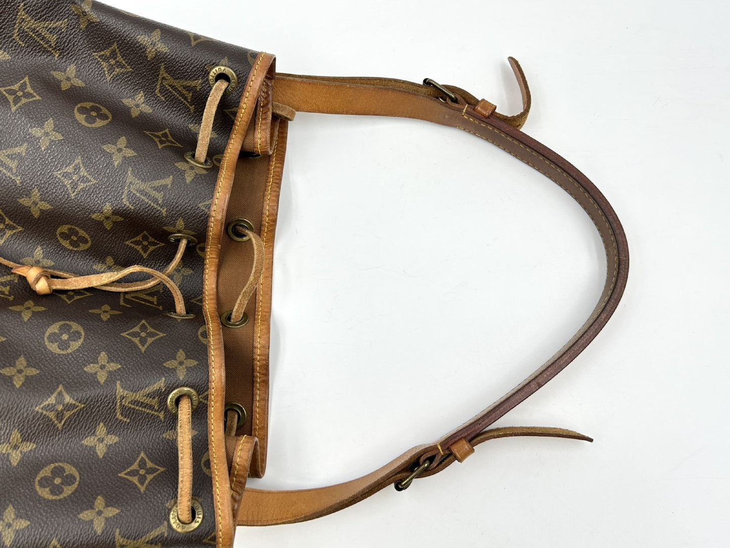 LOUIS VUITTON Monogram Petit Noe A2 884 Shoulder Bag