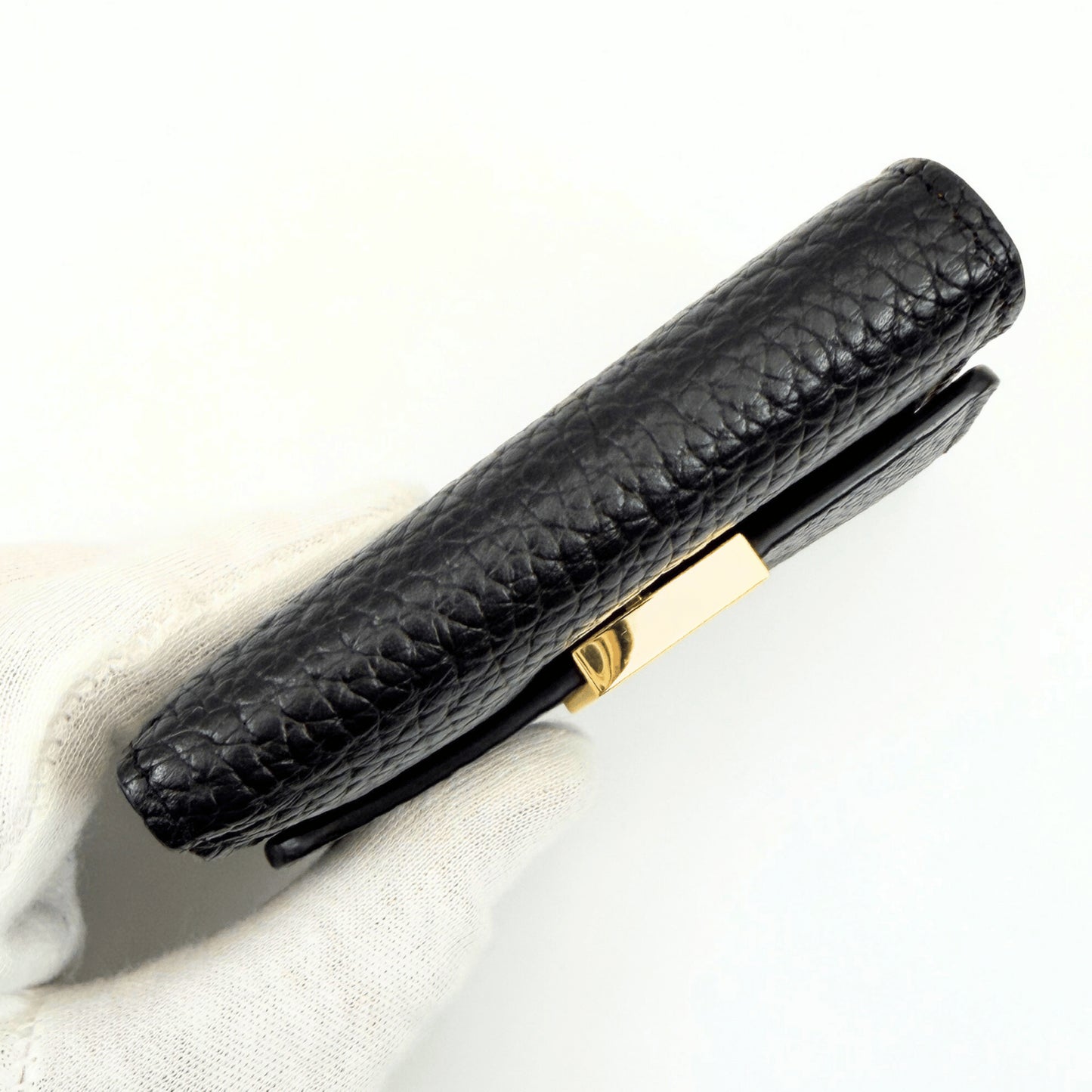 LOUIS VUITTON LOUIS VUITTON Portefeuille Capucines Noir/Hot Pink Compact M62157 Tri-fold Wallet Box and Dust Bag Included