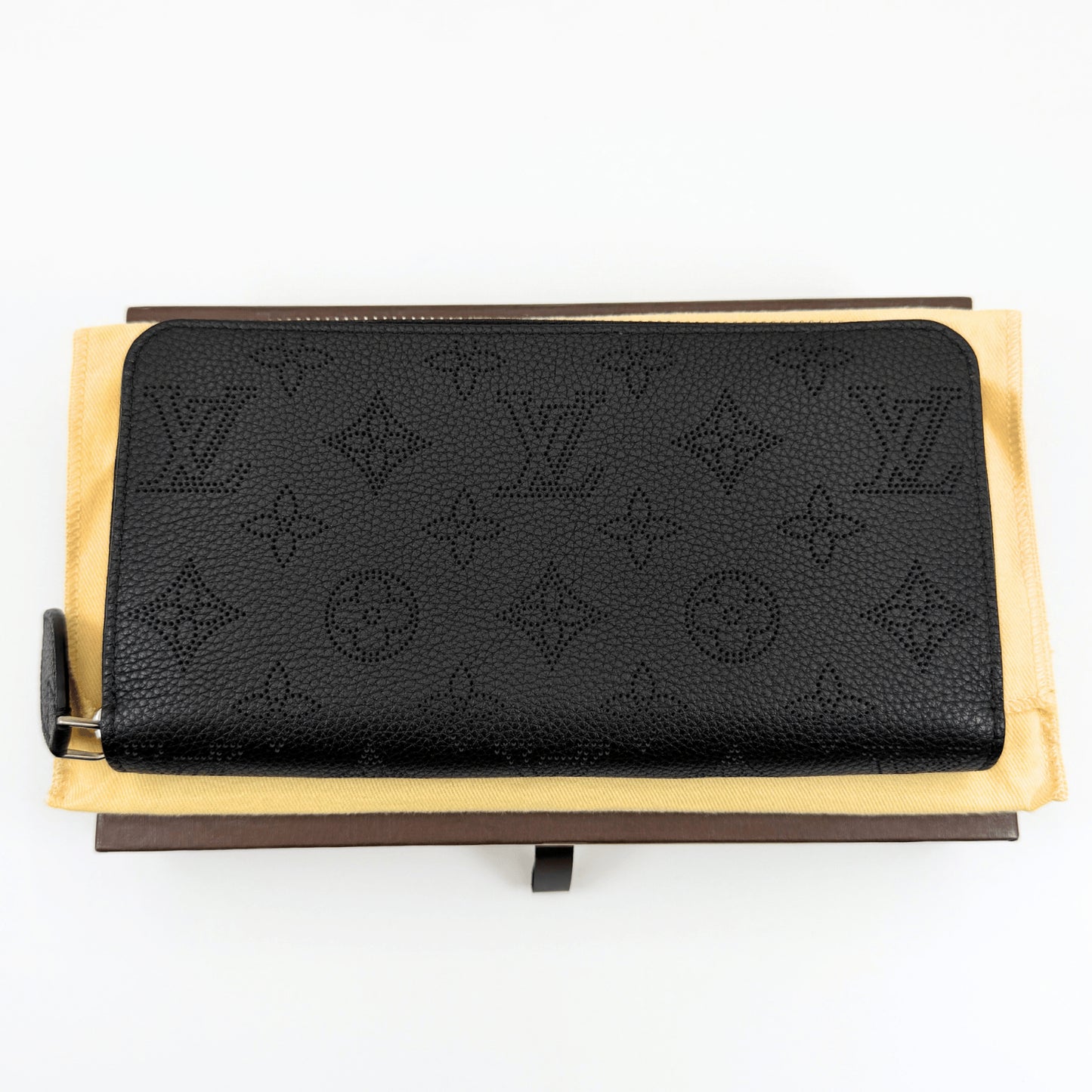 LOUIS VUITTON Mahina Zippy Wallet Noir Round Zip Wallet M61867 Wallet Box and Dust Bag Included