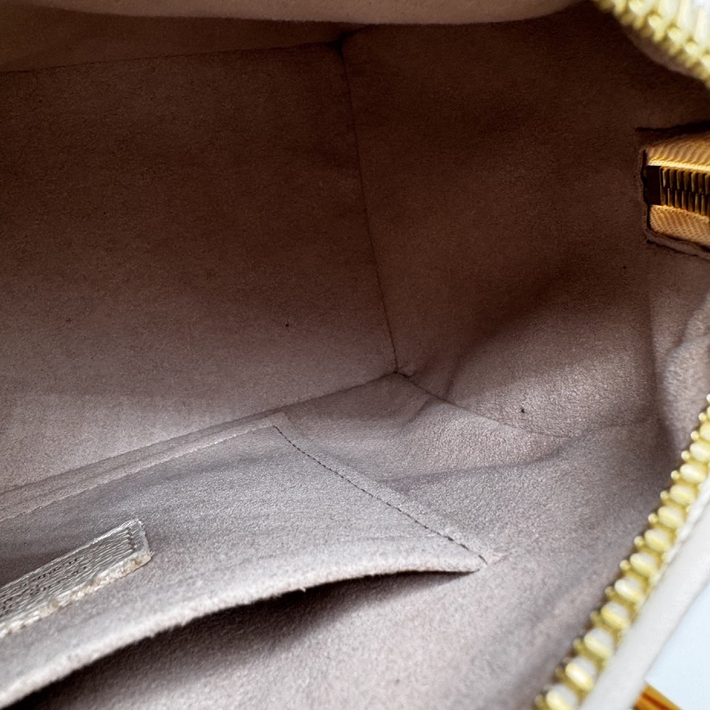 LOUIS VUITTON Speedy Cream Rose W20 Tote Bag with Strap, No Box