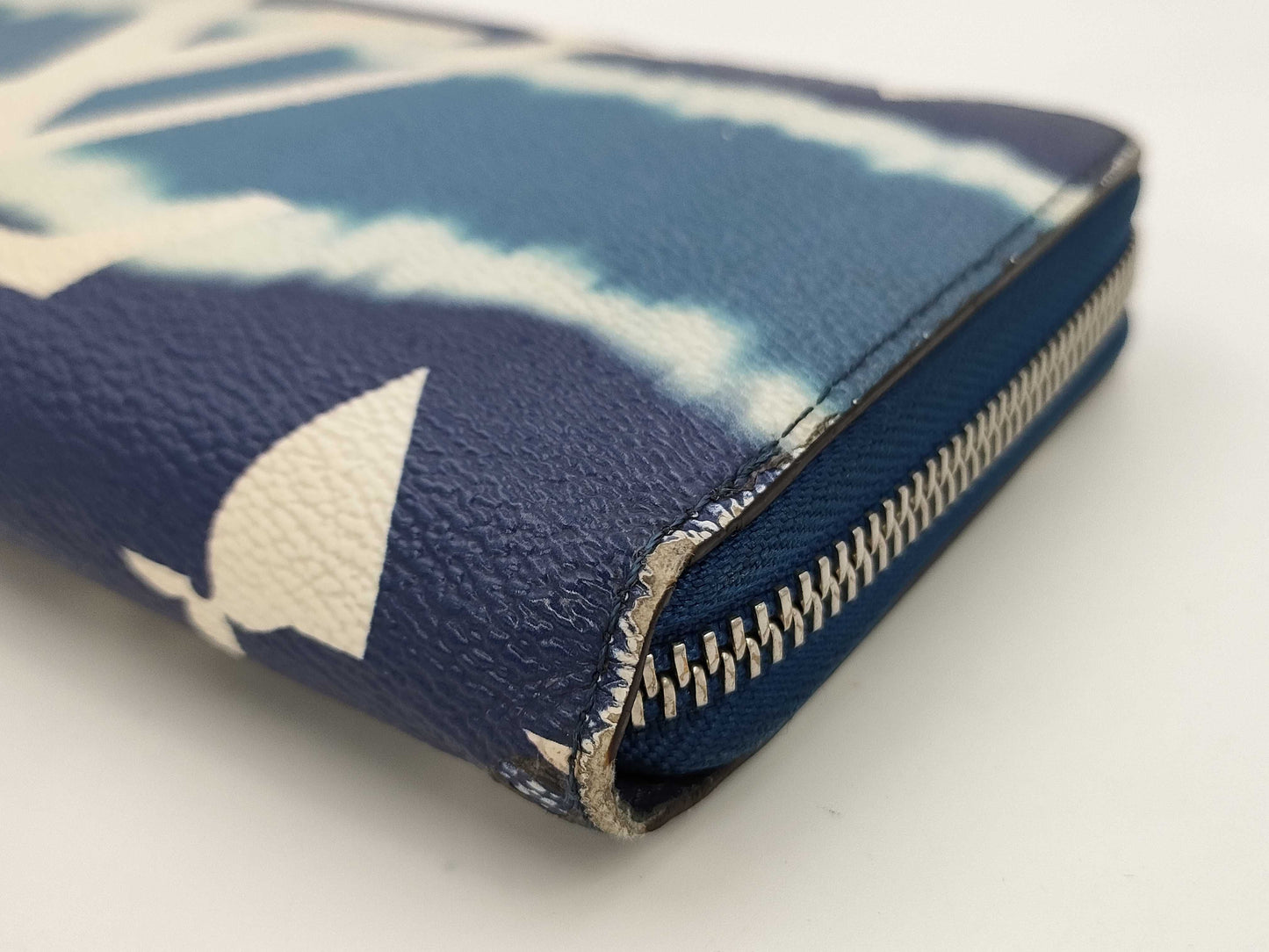 LOUIS VUITTON Louis Vuitton LV Escale Zippy Wallet M68841 Monogram Giant Wallet