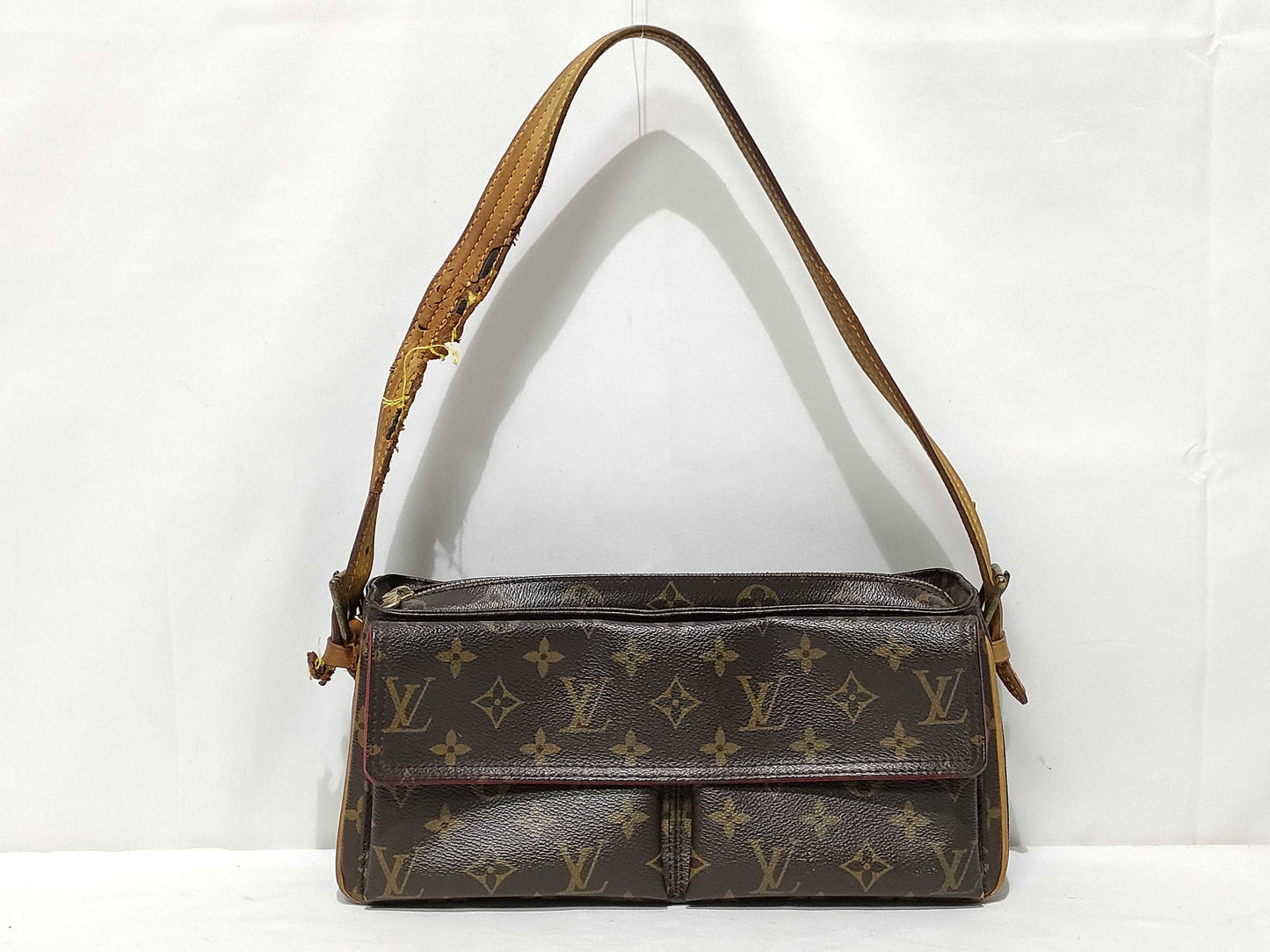 LOUIS VUITTON Monogram Vuitton Monogram Vivacite MM M51164 DU0935 Scratch Thread Shoulder Damage Shoulder Bag