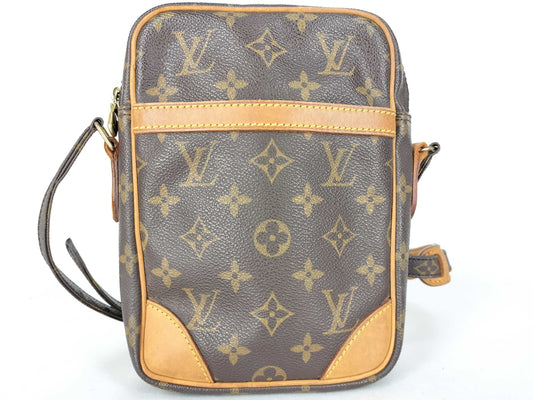 LOUIS VUITTON Monogram Vuitton Monogram Amazon M45236 AR0090 Outer Pocket Mold Shoulder Bag