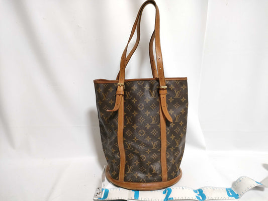 LOUIS VUITTON Monogram Bucket GM M42236 Handbag with unclear engraving and a solid interior