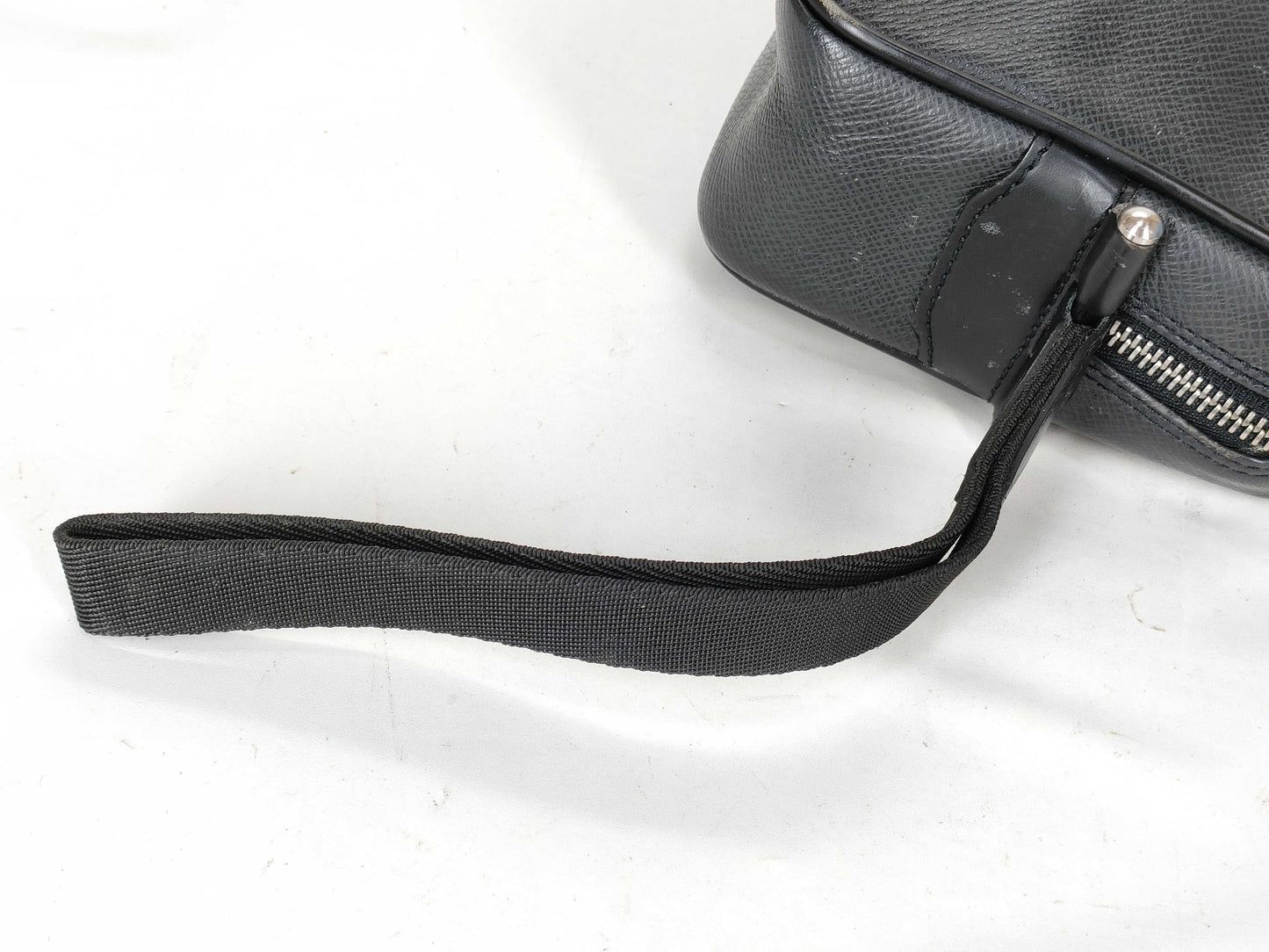 LOUIS VUITTON Taiga Vuitton Taiga Kaluga M30812 Clutch Bag