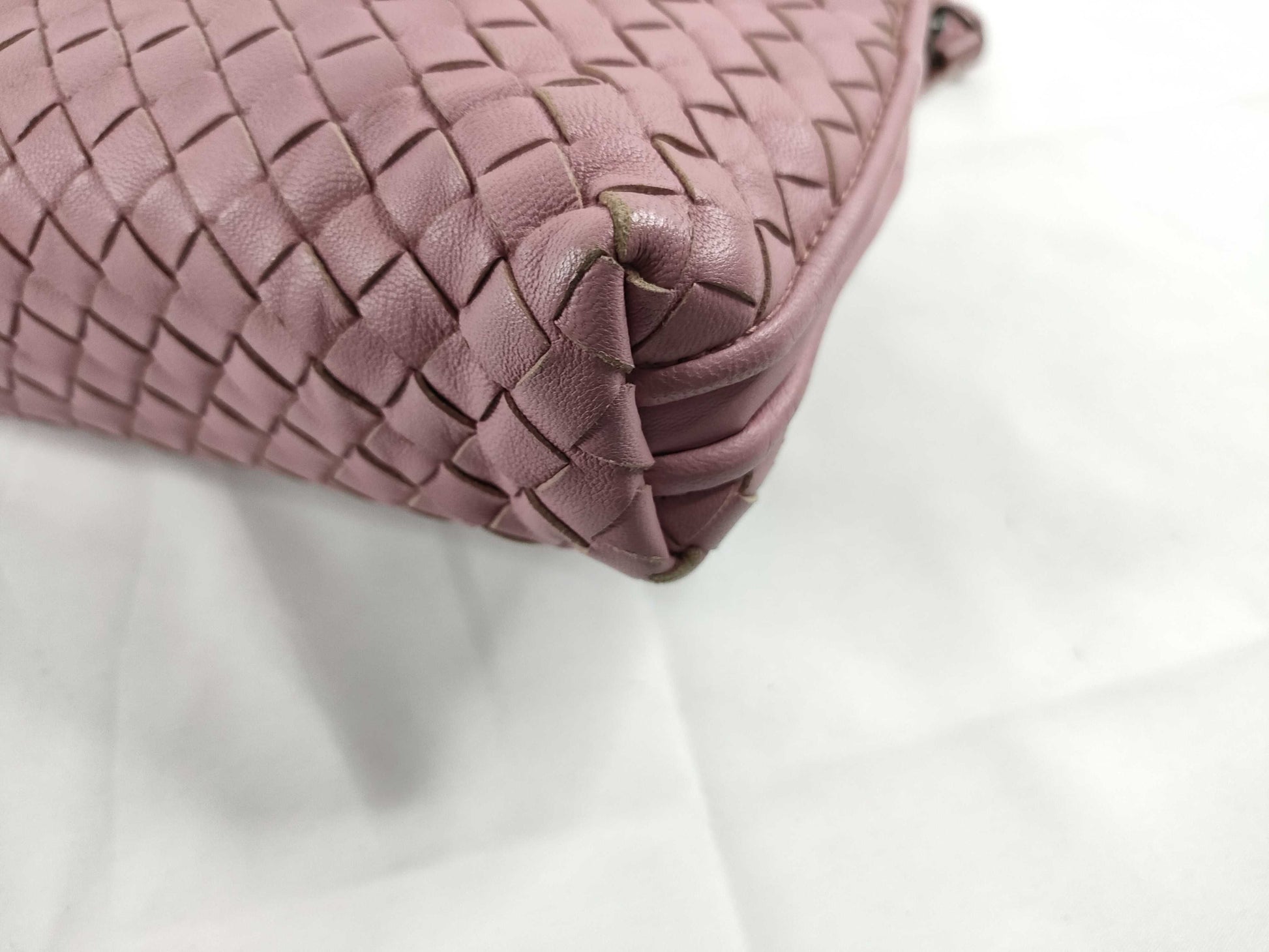 BOTTEGA VENETA Intrecciato Leather Shoulder bag Pink Shoulder Bag