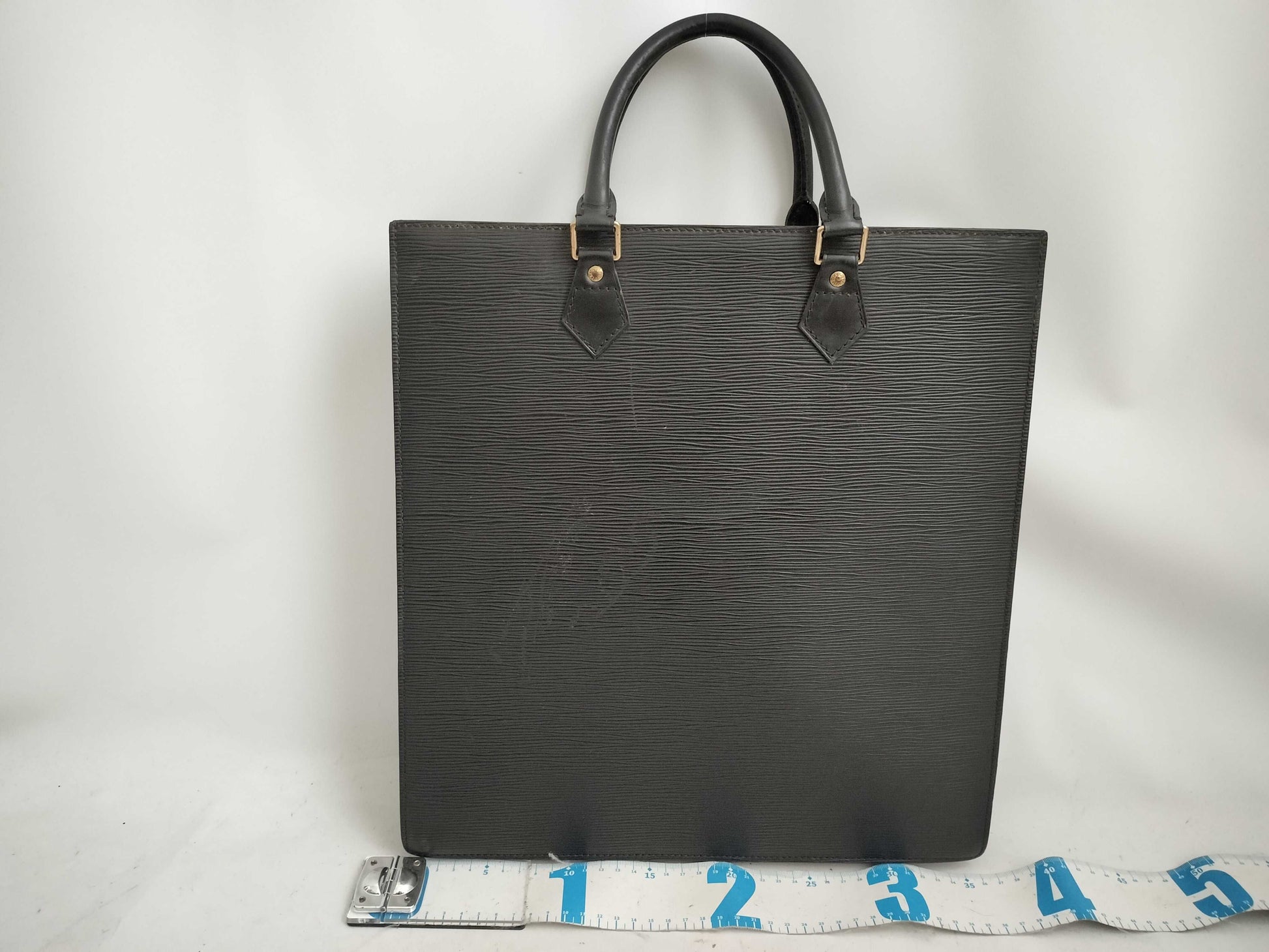 LOUIS VUITTON Epi Vuitton Epi Sack Pla M59082 Medium Solid Corner Medium BC Rank One-Time Purchase Handbag