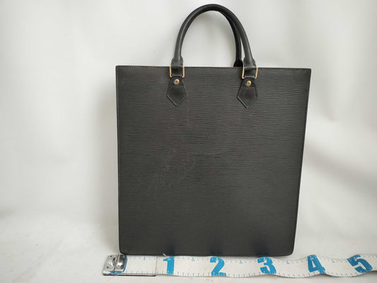 LOUIS VUITTON Epi Vuitton Epi Sack Pla M59082 Medium Solid Corner Medium BC Rank One-Time Purchase Handbag