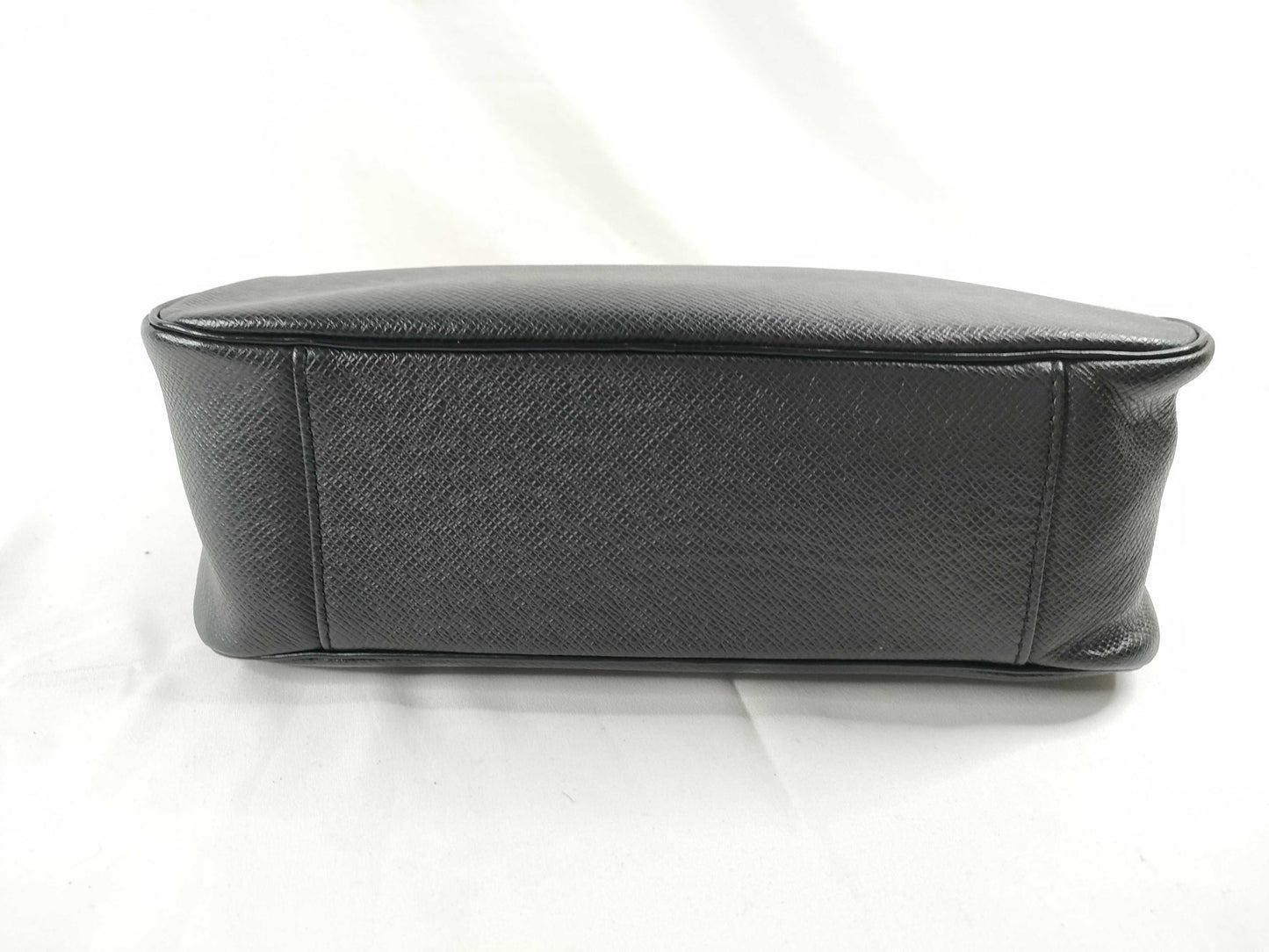 LOUIS VUITTON Taiga Vuitton Taiga Truth Towette GM M30212 CA1004 Second Bag