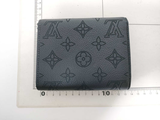 LOUIS VUITTON Mahina Monogram Punched Folding Wallet IC Reactive Wallet
