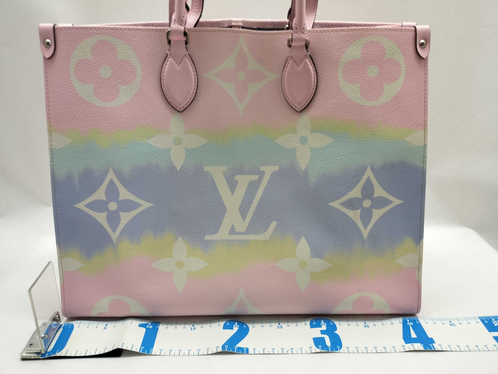 LOUIS VUITTON Louis Vuitton On-Zago-GM Monogram Giant Jungle Tote Bag