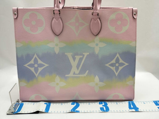 LOUIS VUITTON Louis Vuitton On-Zago-GM Monogram Giant Jungle Tote Bag