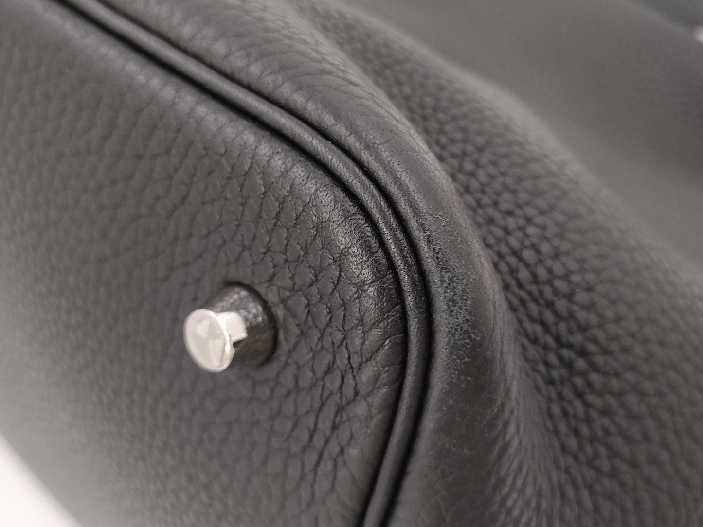 HERMES Picotin Lock MM 22 Y Stamped Handbag