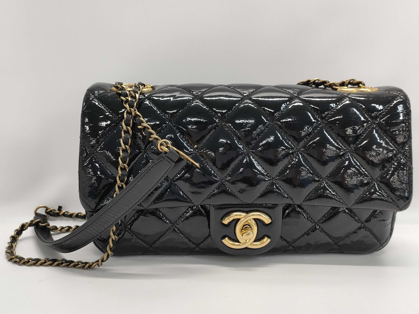 CHANEL CHANEL Matelasse Shoulder Bag