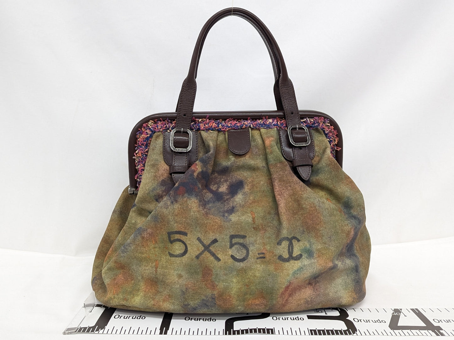 CHANEL Embroidered Mouth Hand Bag