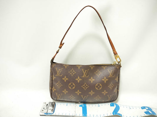 LOUIS VUITTON Monogram Louis Vuitton Accessoir Pouch