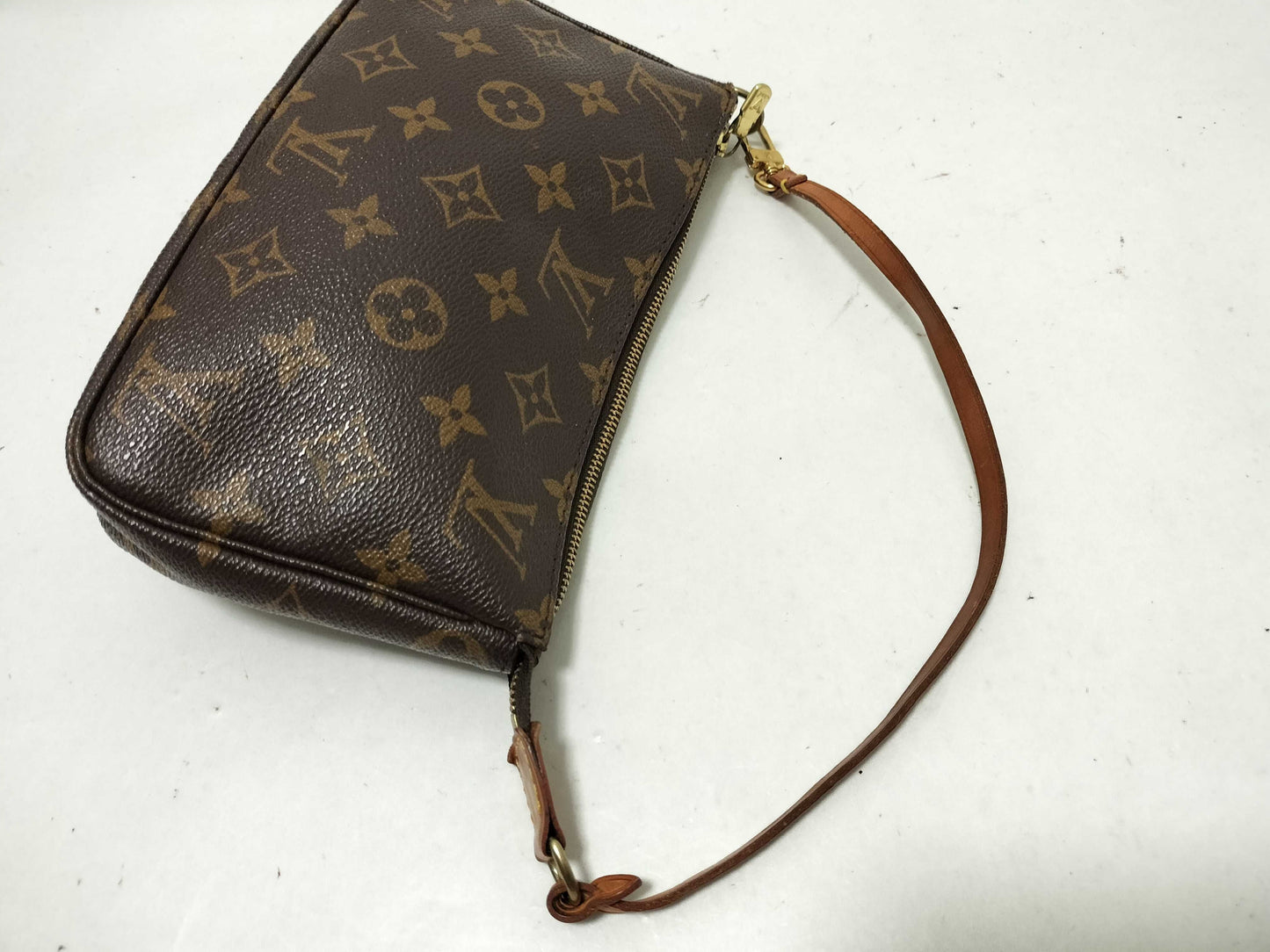 LOUIS VUITTON Monogram Louis Vuitton Accessoir Pouch