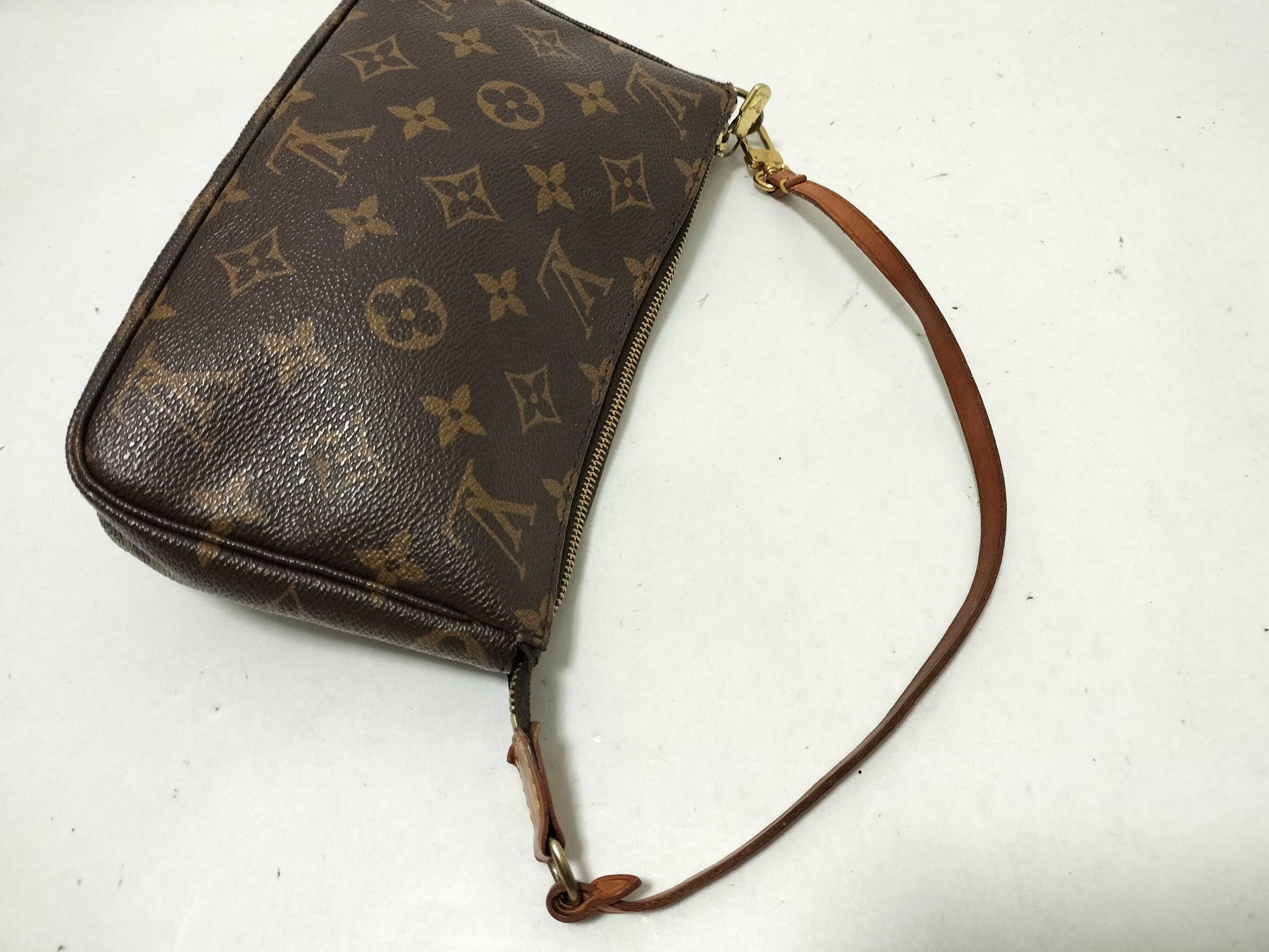 LOUIS VUITTON Monogram Louis Vuitton Accessoir Pouch
