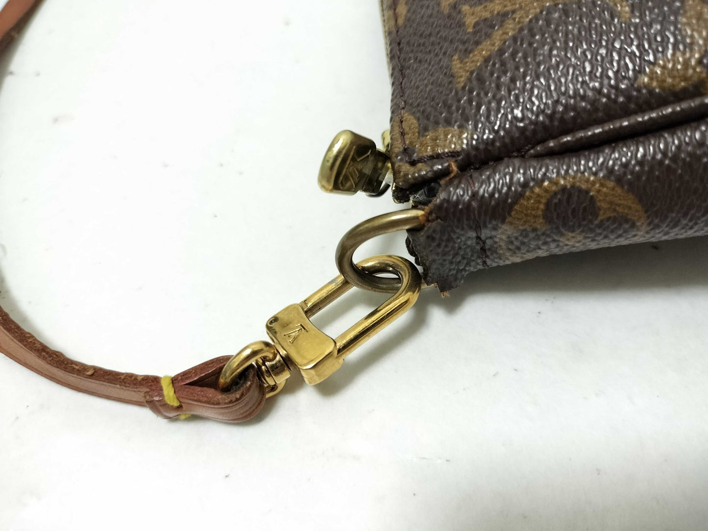 LOUIS VUITTON Monogram Louis Vuitton Accessoir Pouch