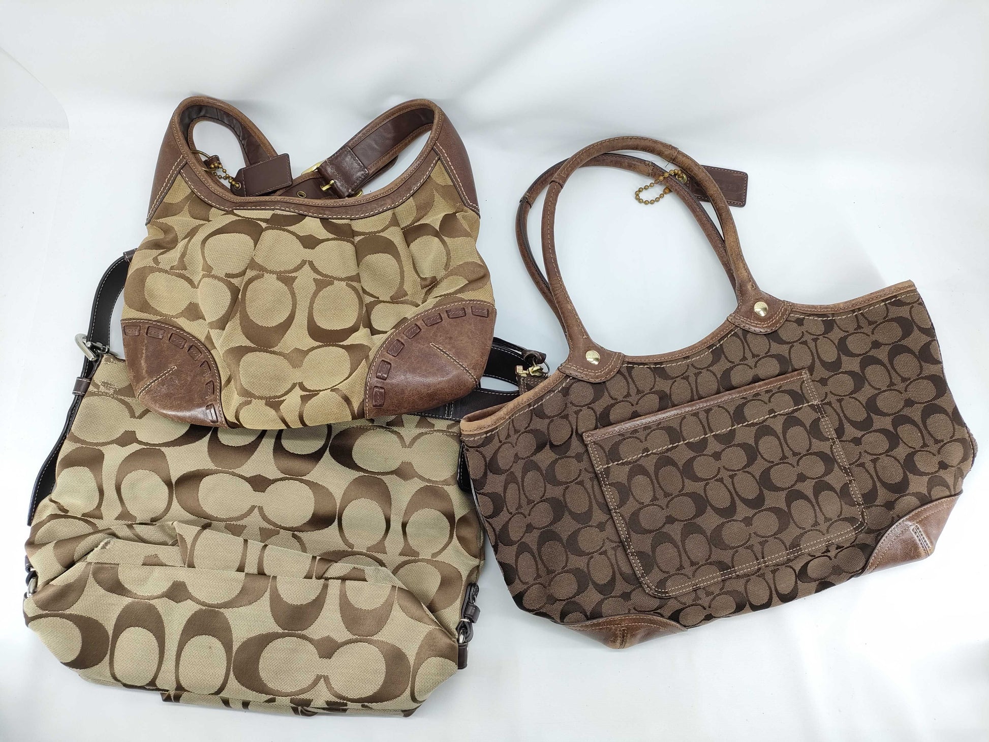 COACH Signature Coach Shoulder Bag Signature 3-Point Summary Brown Beige Shoulder Bag