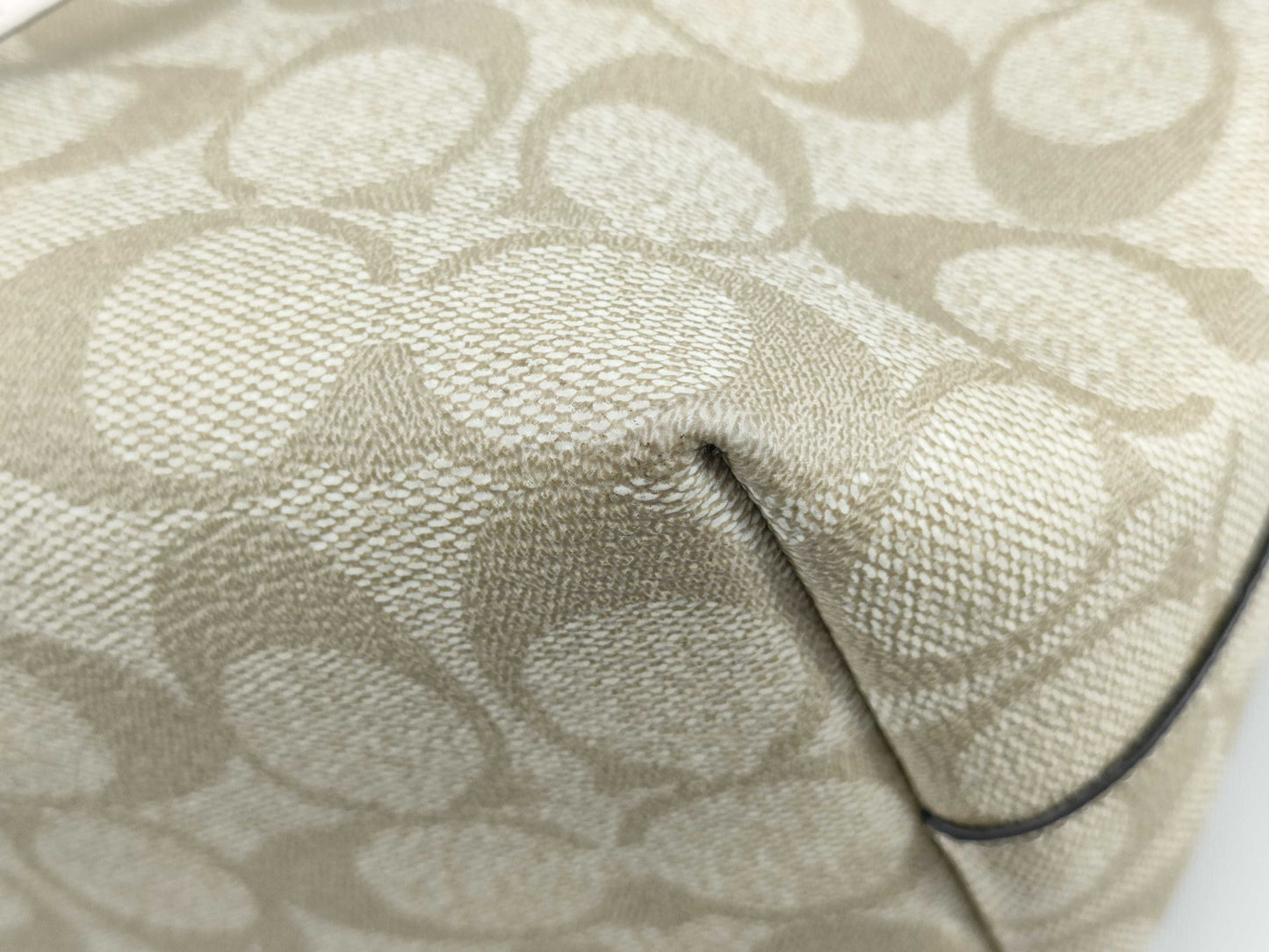 COACH Signature Coach Shoulder Bag Signature Beige Tote Bag