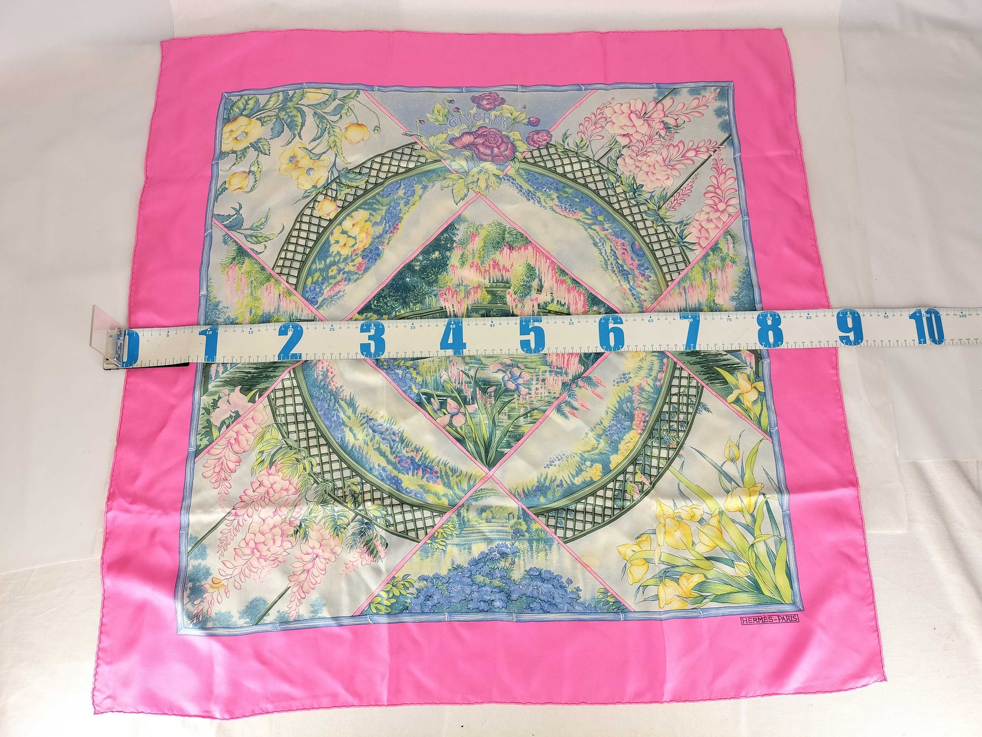 HERMES Carre Hermes Scarf GIVERNY Pink Scarf