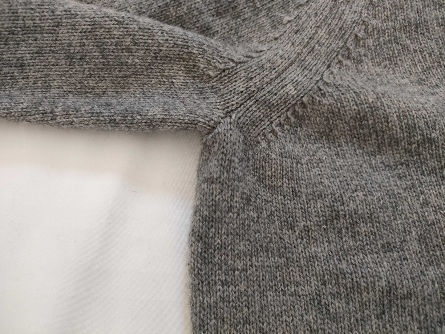 CELINE 100% Cashmere Sarkey Carriage Embroidery CELINE Current Eddie Knitted Cashmere Tops