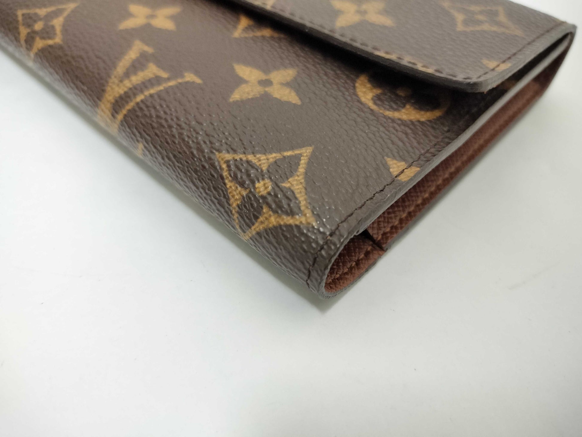 LOUIS VUITTON Monogram Vuitton Monogram Portefeuil International Wallet