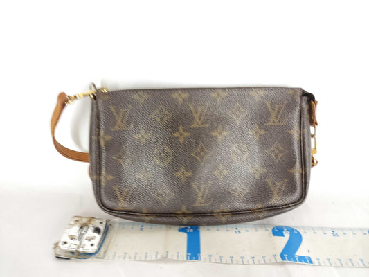 LOUIS VUITTON Monogram LV Monogram Pochette Accessoires Shoulder Bag