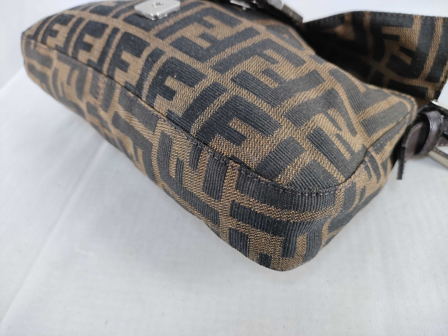 FENDI FENDI Fendi Mamma Bucket Bag Shoulder Bag