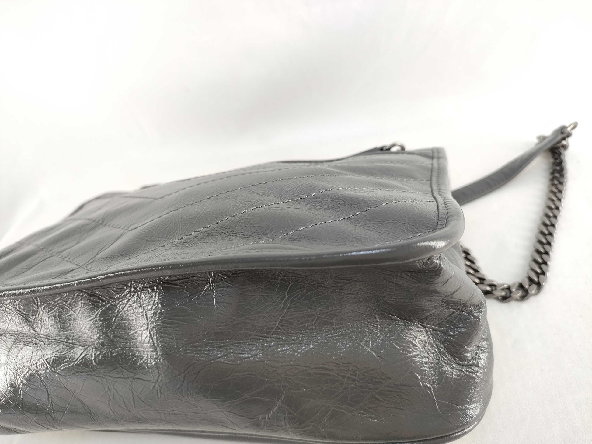 SAINT LAURENT Exquisite SAINT LAURENT Niki YSL Logo Chain Shoulder Bag Grey Shoulder Bag