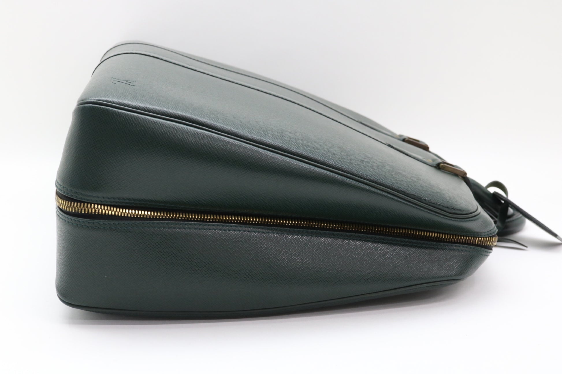 LOUIS VUITTON Taiga Elanga Ampoche Suitcase