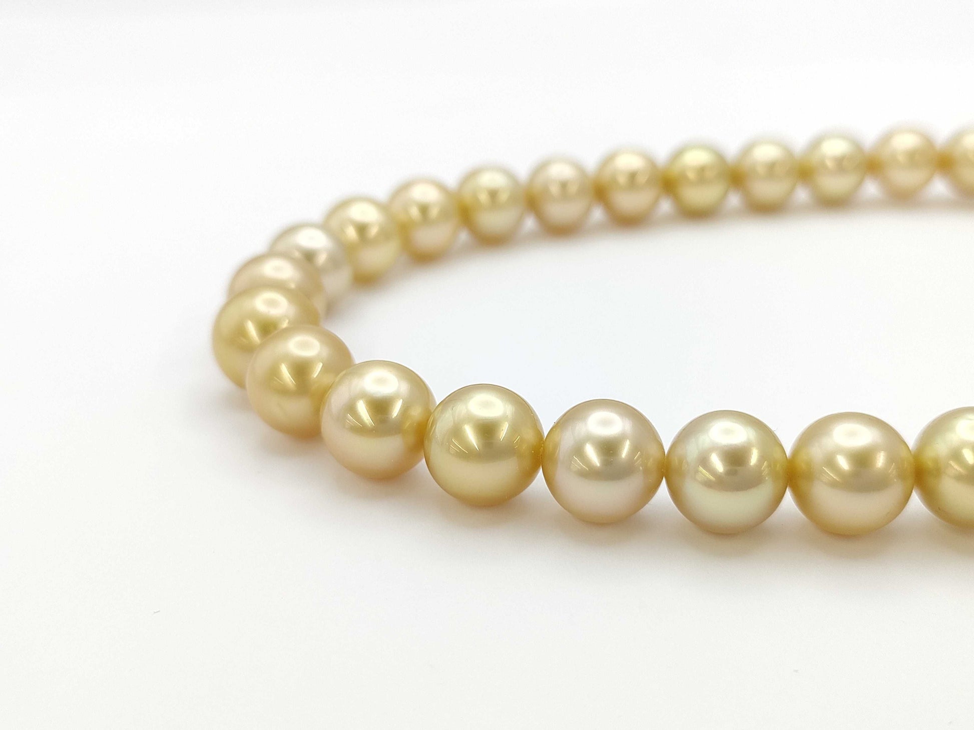 MIKIMOTO Golden Pearl Diameter Approx. 9.0-11.3mm K18 / Golden Pearl Diameter Approx. 12.4mm K18 73.1g Other Accessories