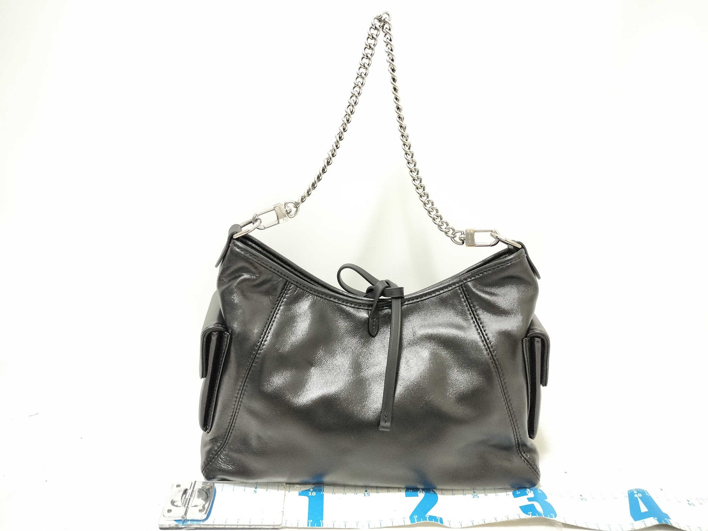 LOUIS VUITTON LV Carry All Vibe MM M24861 Lamb Leather Shoulder Bag