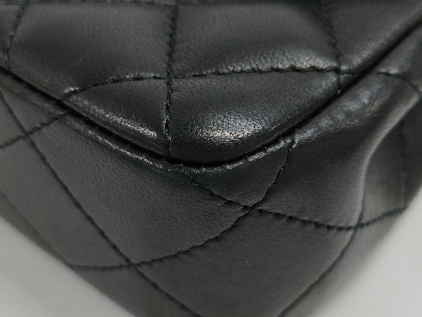 CHANEL Matelasse Lambskin Single Shoulder Bag with Silver Hardware