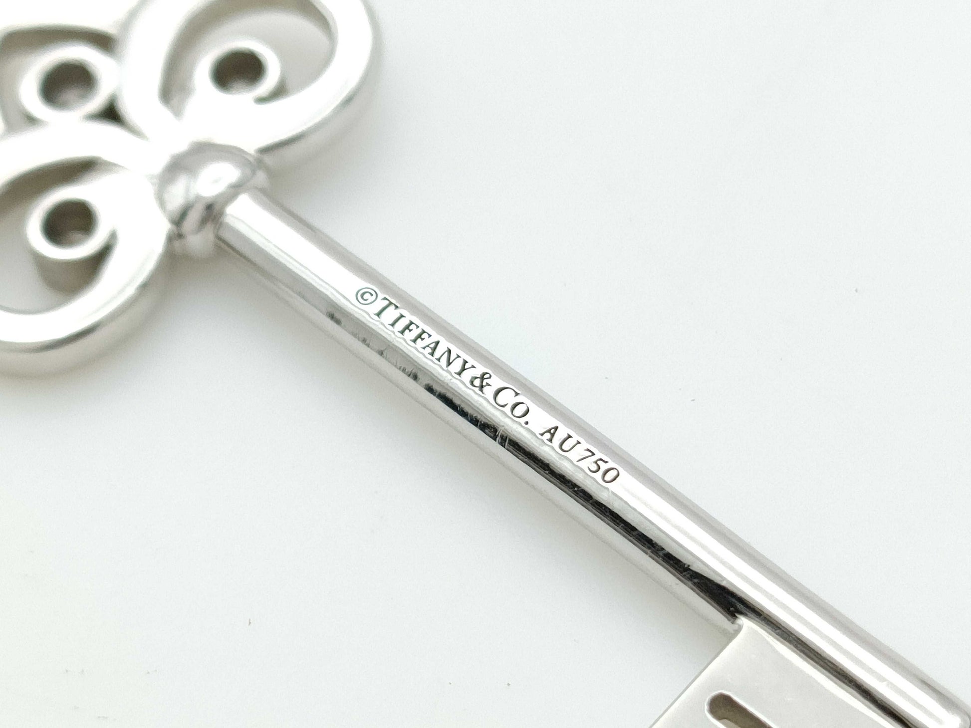 Tiffany & Co. Crownkey 3PD WG AU750 6.4g Necklace