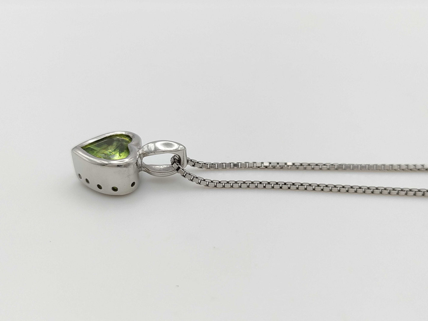 Sphene 3.428ct PT900/850 13.8g Necklace
