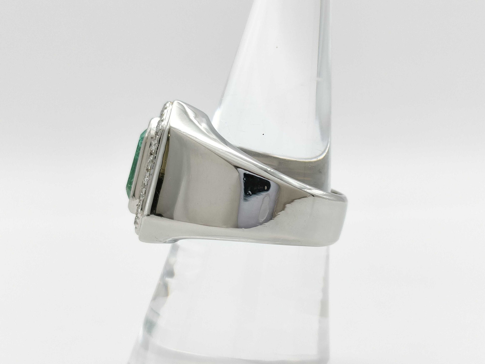 E4.57ct D0.32ct PT850 22.6g Ring