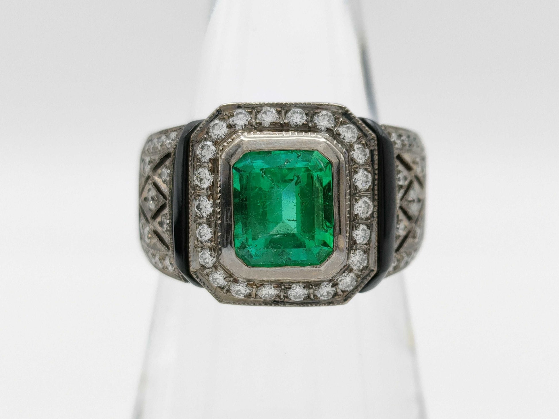 E2.80ct Colored Stone D0.40ct 750 14.7g Ring