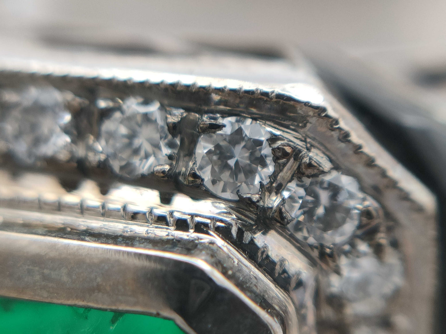 E2.80ct Colored Stone D0.40ct 750 14.7g Ring