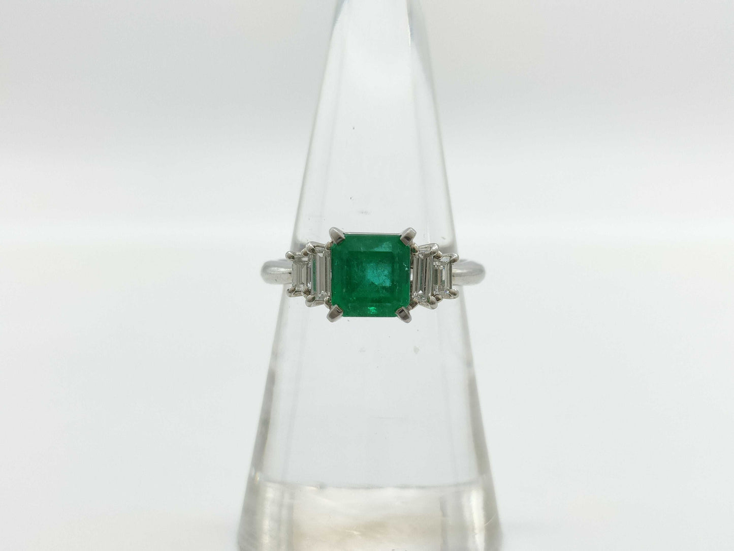 E1.26ct D0.33ct Pt900 4.8g Ring