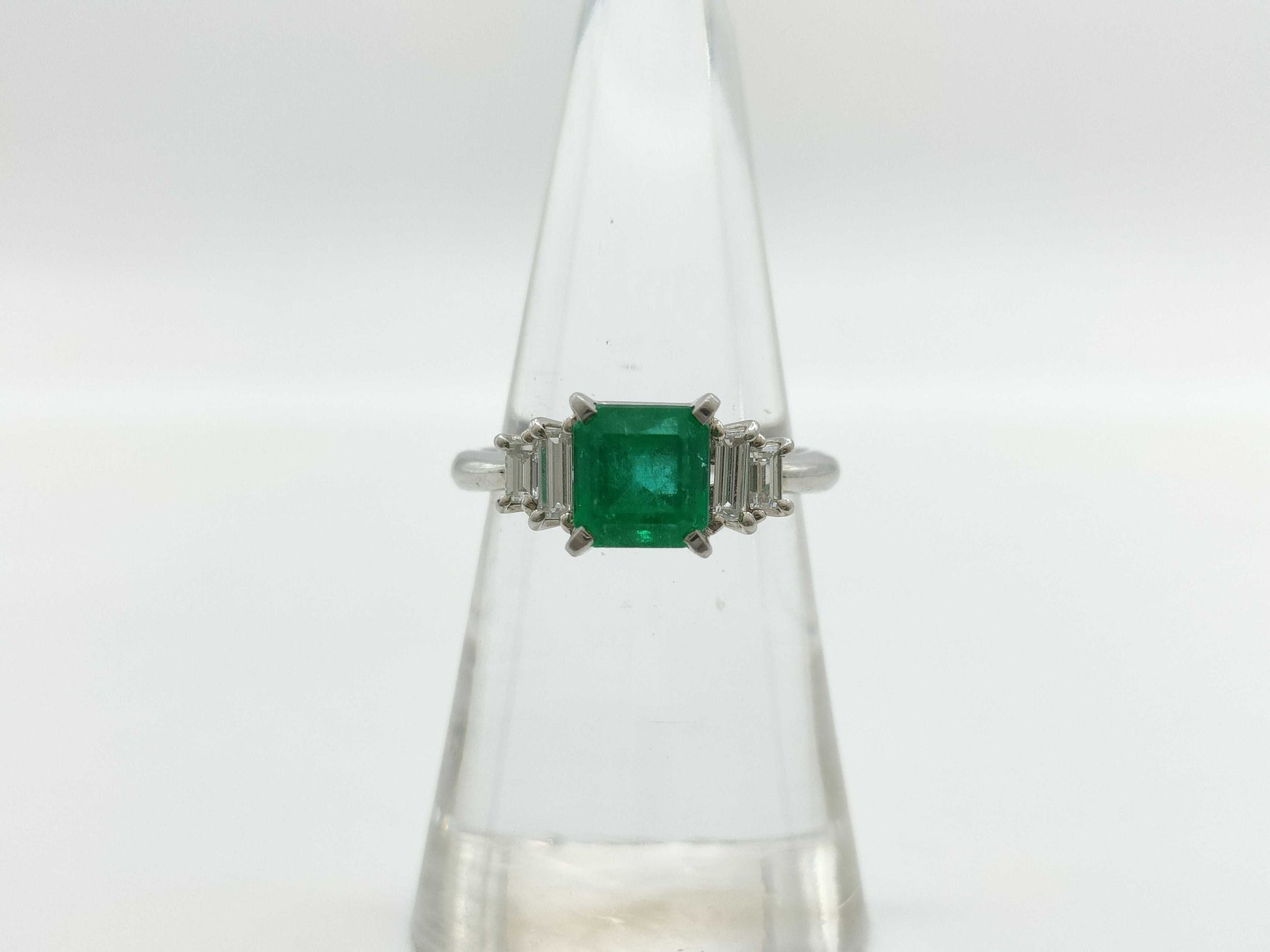 E1.26ct D0.33ct Pt900 4.8g Ring