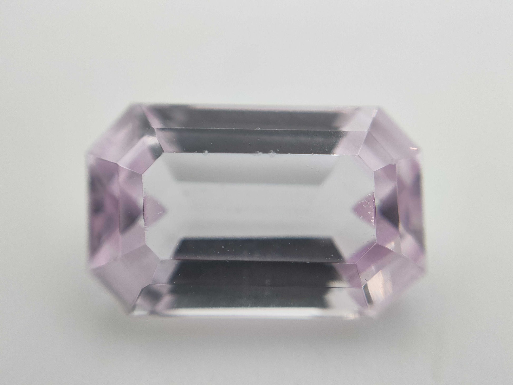 Kunzite 3.581/6.812ct Colored stone / loose