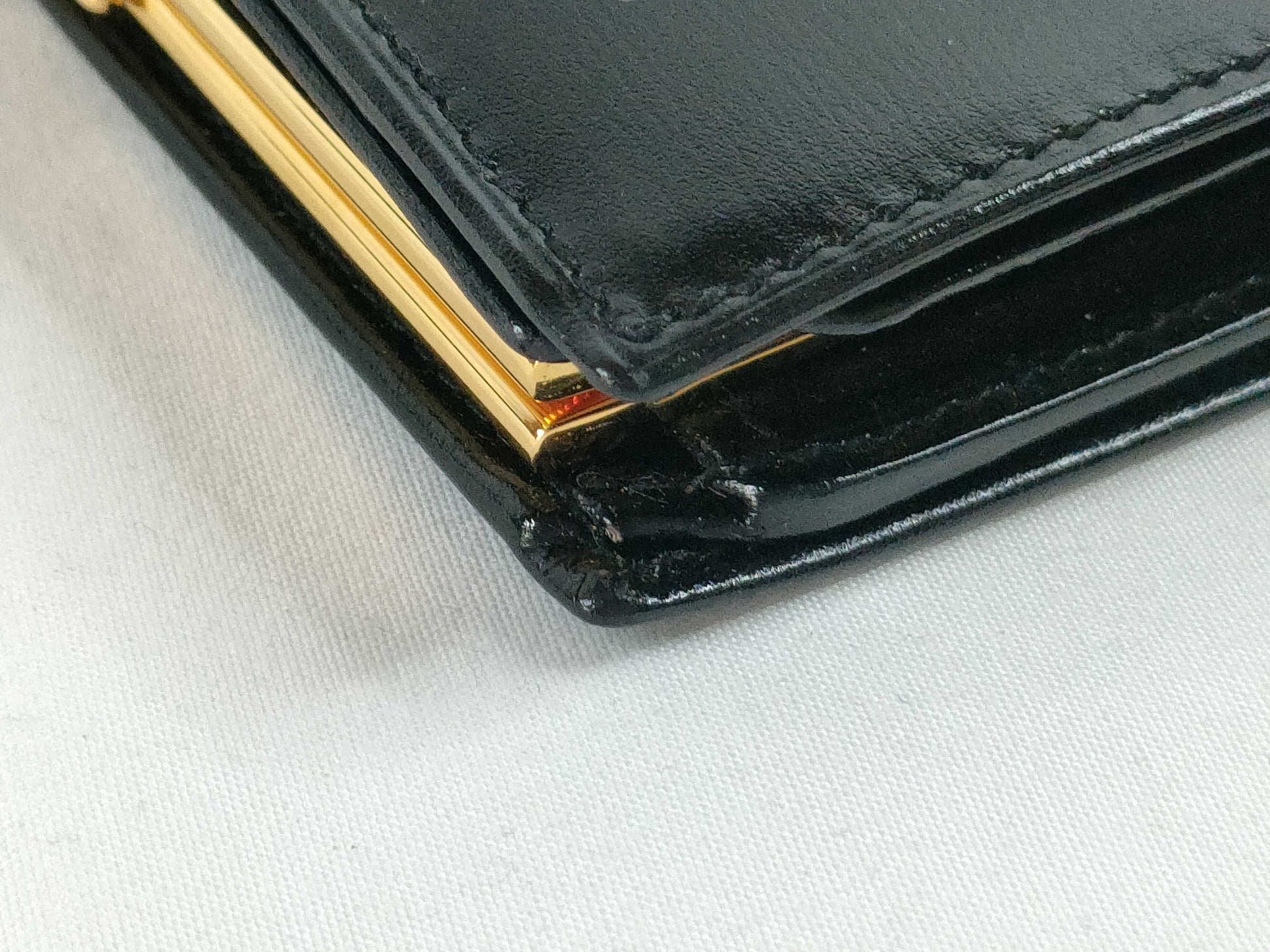 GUCCI GUCCI G Logo Leather Mouth Bi-Fold Wallet 035.2031 Black Wallet