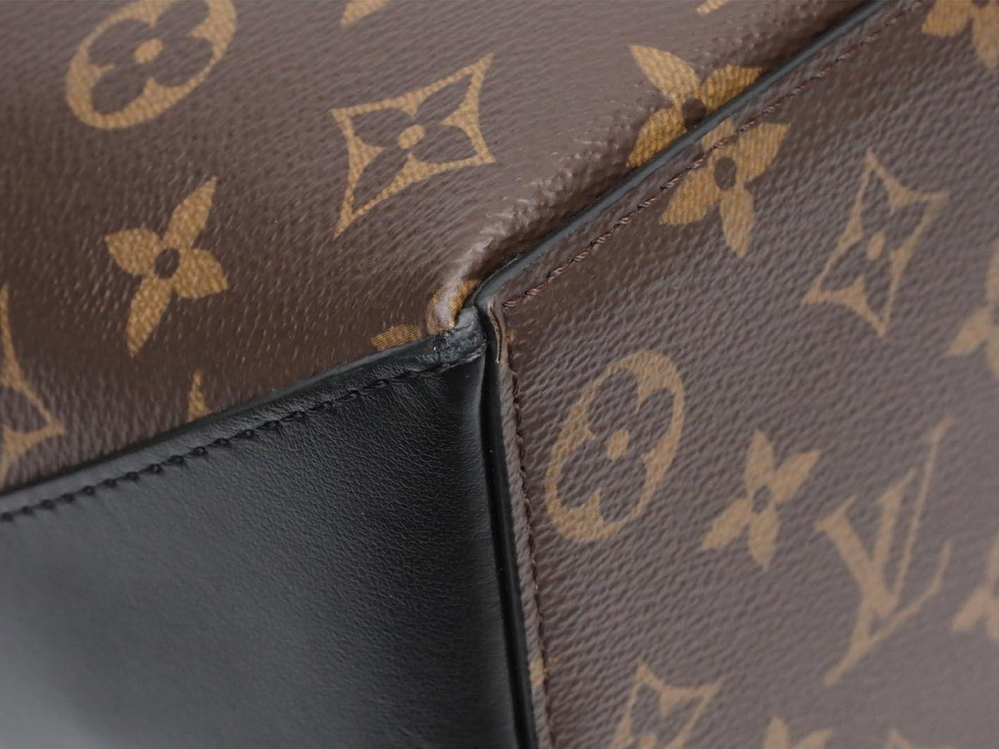 LOUIS VUITTON 20 Monogram MacArthur Weekend Tote PM M45734 RFID Verified Shoulder Bag