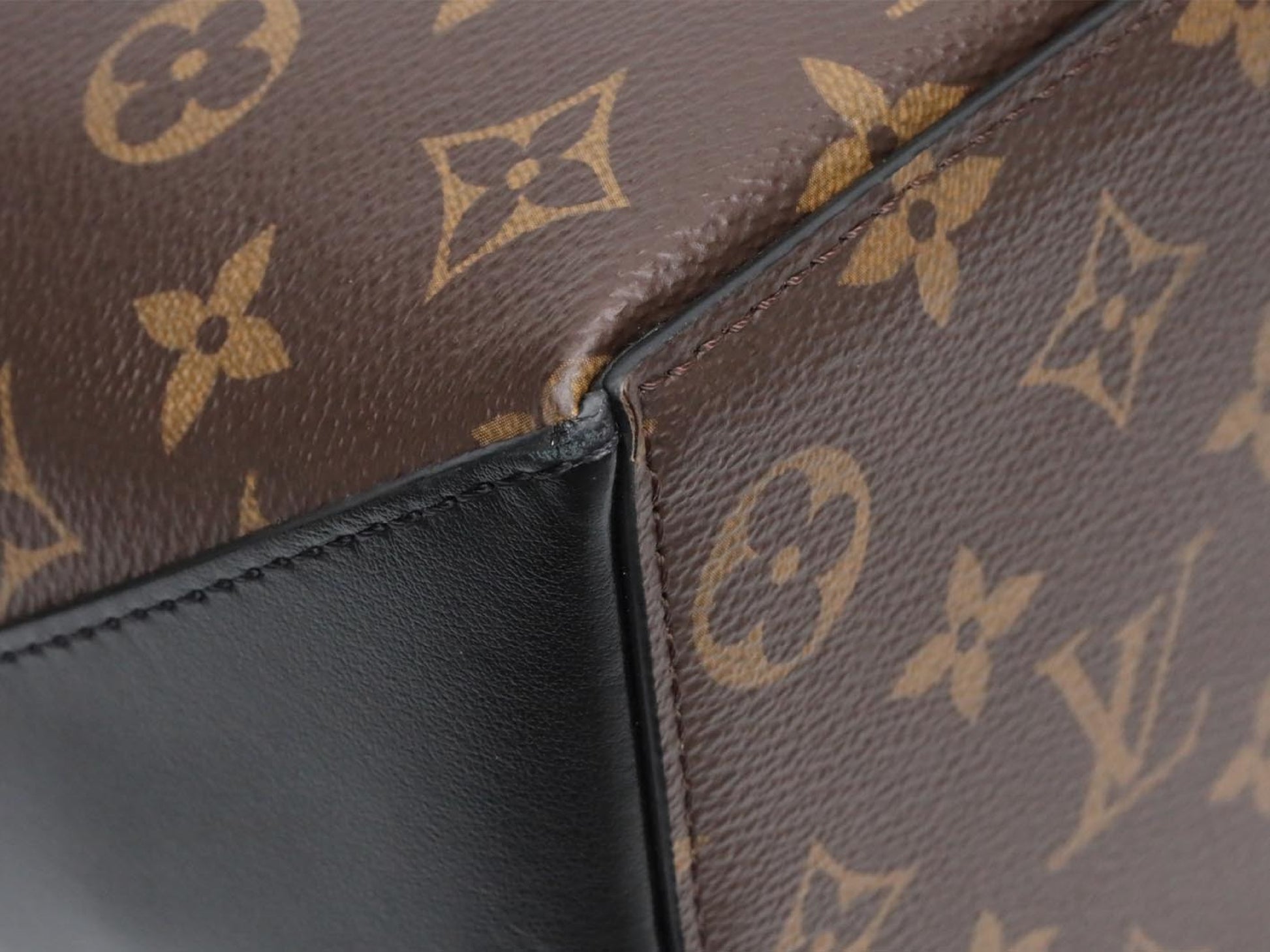 LOUIS VUITTON 20 Monogram MacArthur Weekend Tote PM M45734 RFID Verified Shoulder Bag